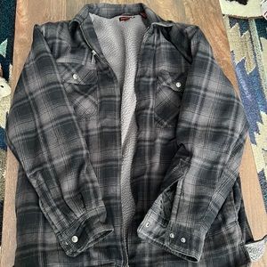 Men’s Medium wolverine shirt jacket (shacket)